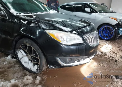 2017 Buick Regal Turbo Sport Touring z USA, uszkodzony, nr VIN 2G4GL5EX3H9110854